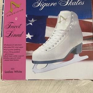 Woman or girls size 6 figure skates
